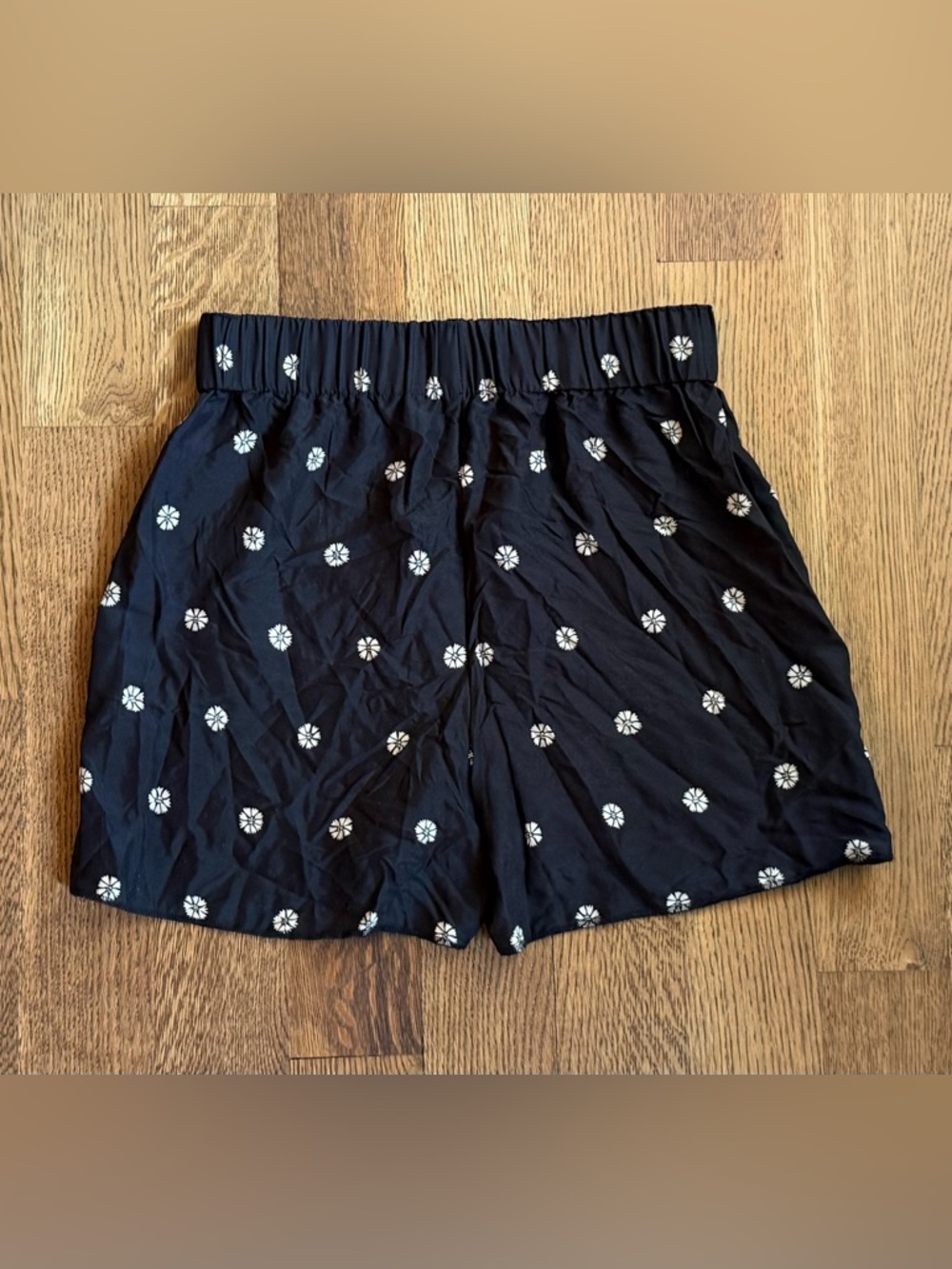 NWOT Madewell Black Shorts with White Floral Print - XS